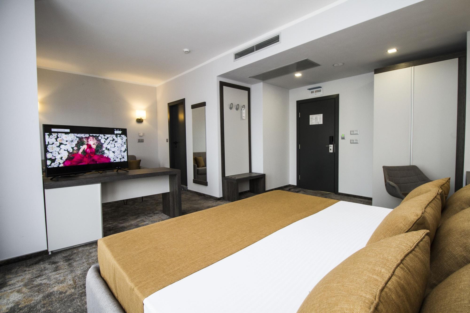 Best Western Plus Premium Inn ซันนีบีช ภายนอก รูปภาพ